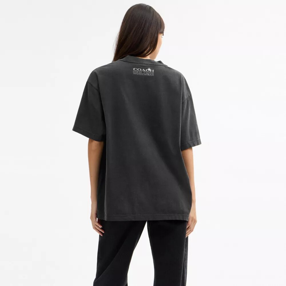 Χαλαρό T-shirt με μεταλλικά στοιχεία από βιολογικό βαμβακερό ύφασμα