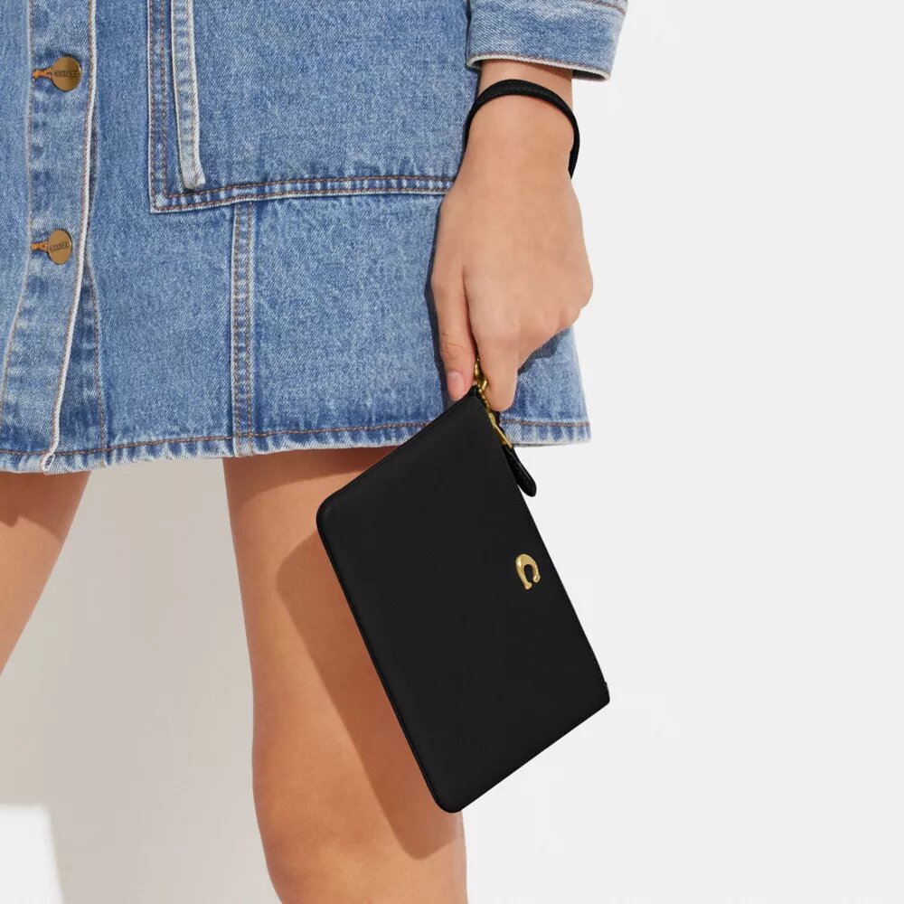 Essential Small Τσαντάκι Καρπού