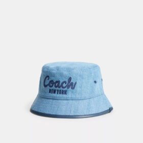 Καπέλο τύπου «bucket» από τζιν με κεντημένο λογότυπο Coach Script