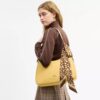 Λεπτό μεταξωτό μαντήλι με τύπωμα «Wild Spots»