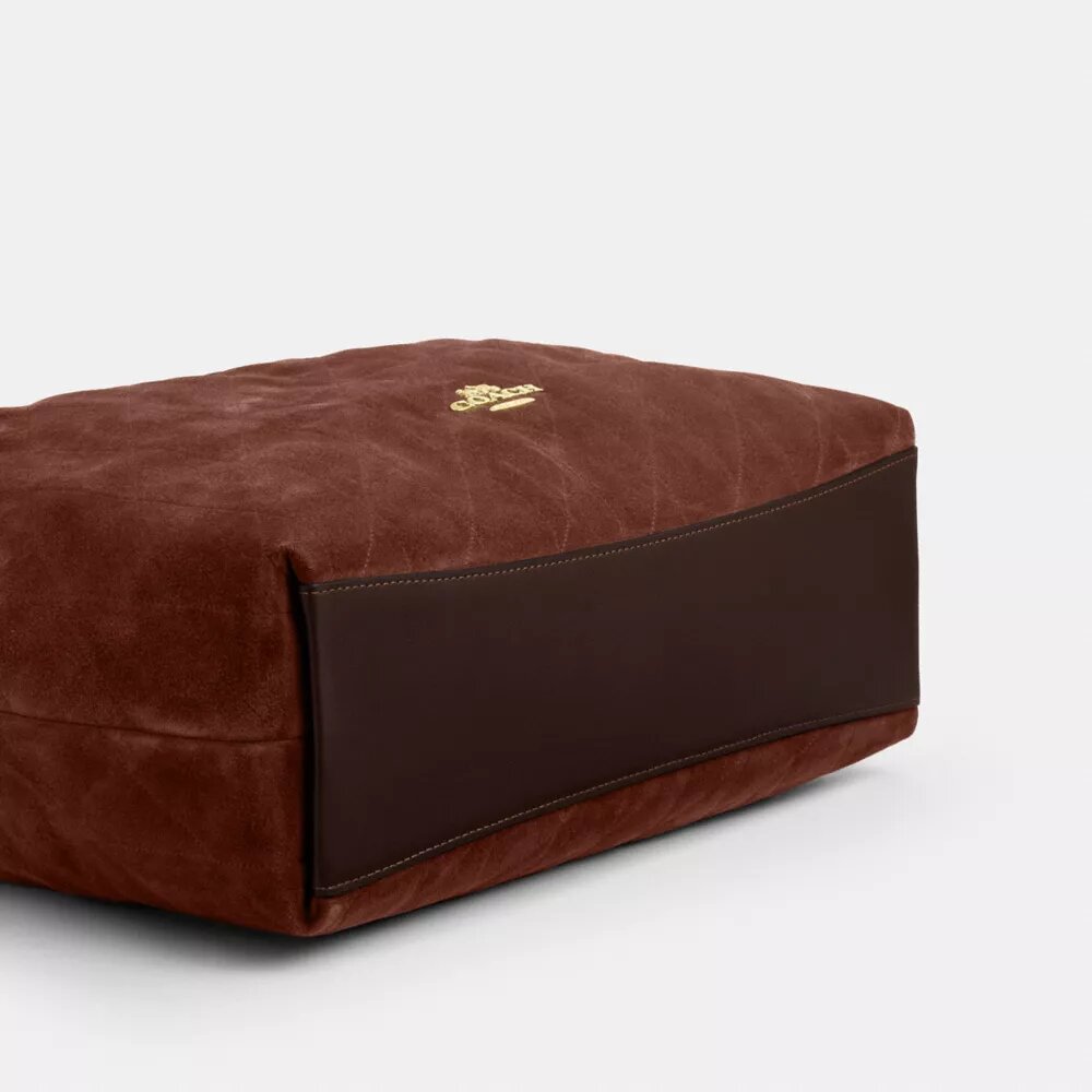 Μεγάλη τσάντα ώμου Evelyn με καπιτονέ