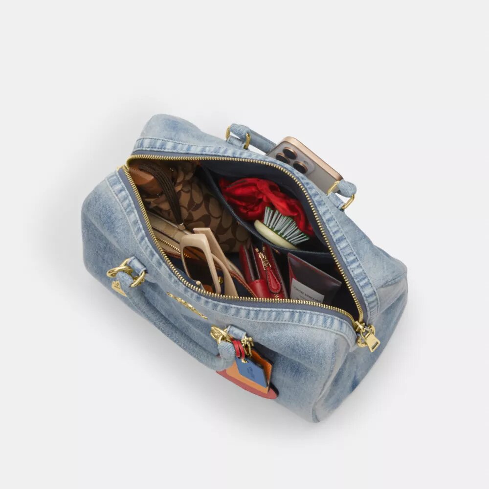 Μεγάλη τσάντα τύπου σατέλ Rowan από «Loved Denim» με διακοσμητικά στοιχεία