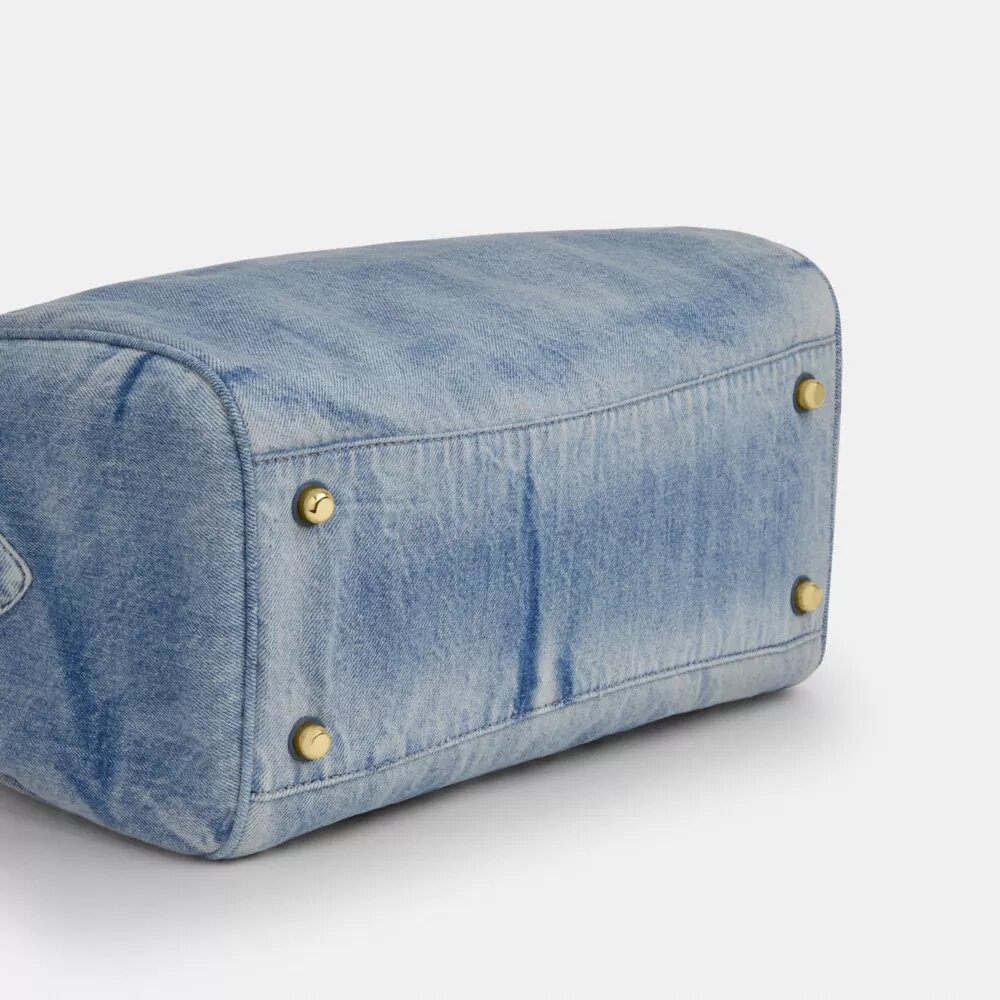 Μεγάλη τσάντα τύπου σατέλ Rowan από «Loved Denim» με διακοσμητικά στοιχεία