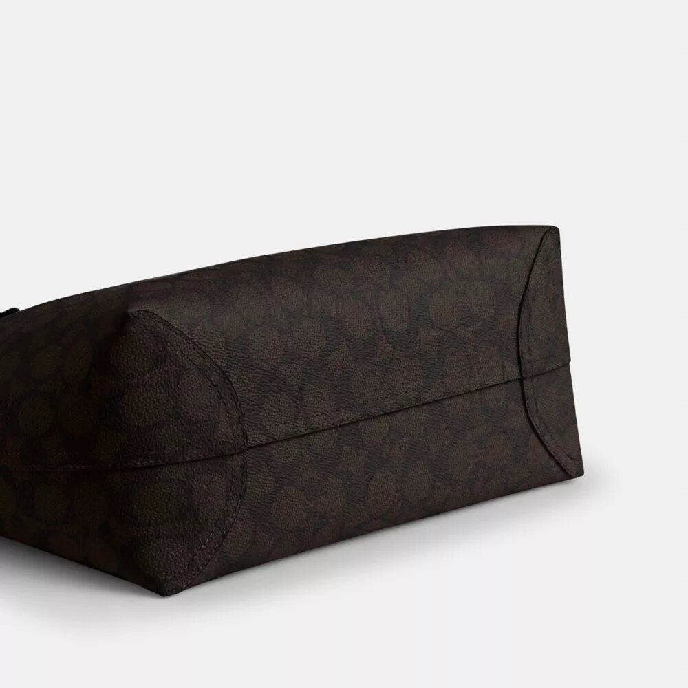 Μεσαία τσάντα Tote από το Signature Canvas