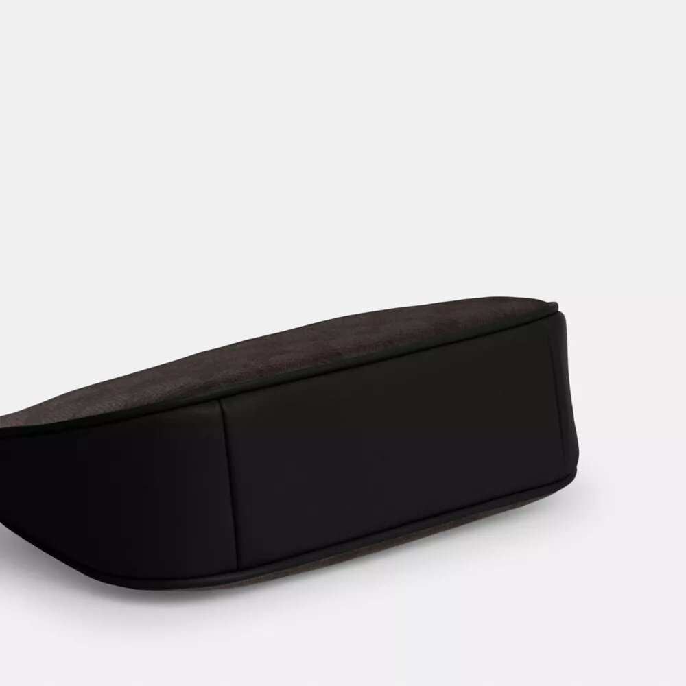 Μικρή τσάντα Teri για διαγώνια φορά από το Signature Canvas της μάρκας