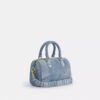 Μίνι τσάντα Rowan για φορά χιαστί από «Loved Denim» με γούρια