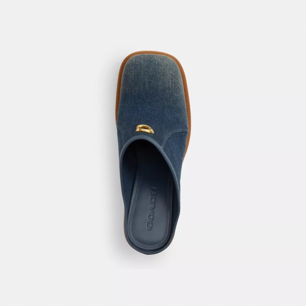 Mules με τακούνι και ανάγλυφο «C» σε χρώμα Loved Denim