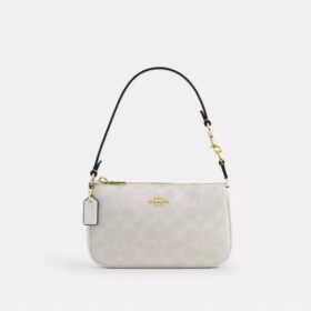 Nolita 19 από το Signature Canvas