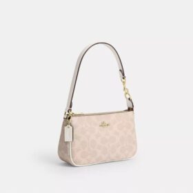 Nolita 19 από το Signature Canvas
