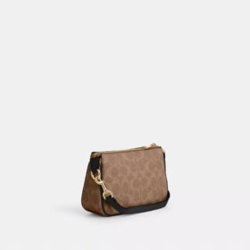 Nolita 19 από το Signature Canvas