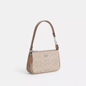 Nolita 19 από το Signature Canvas