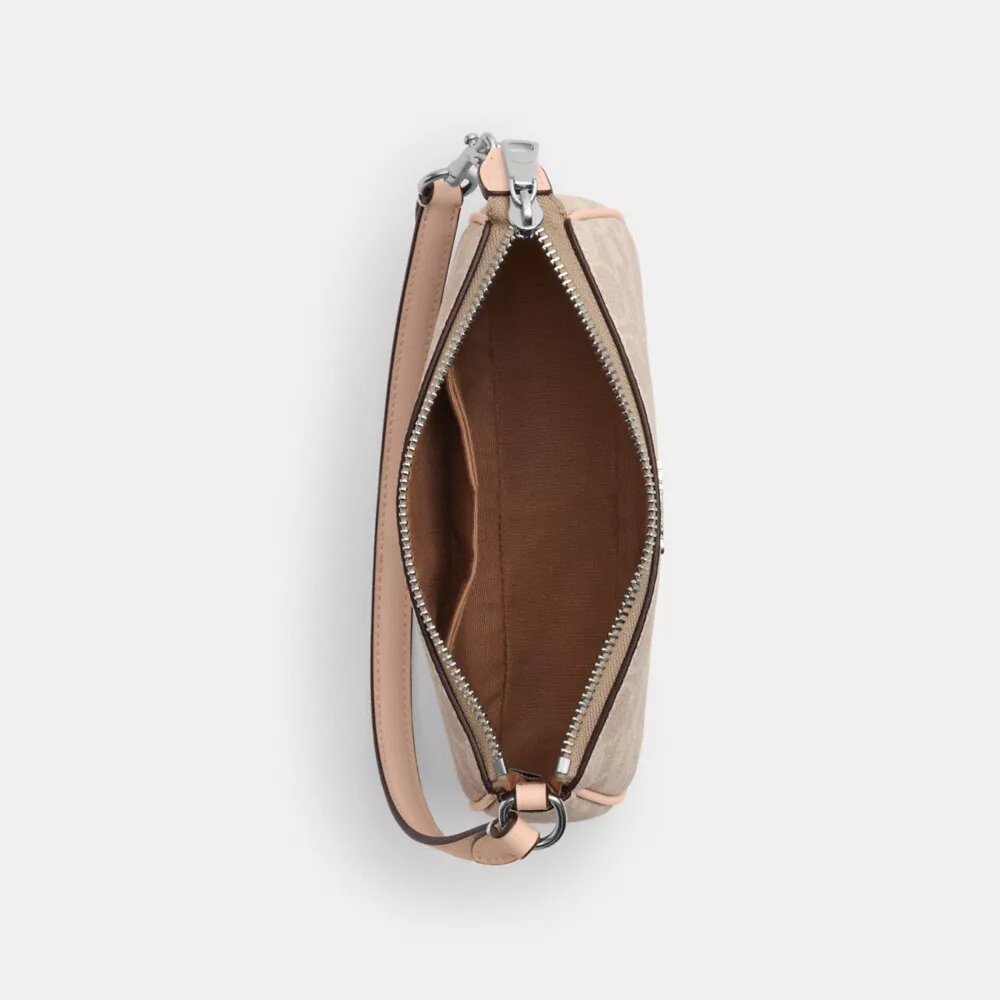 Nolita 19 από το Signature Canvas