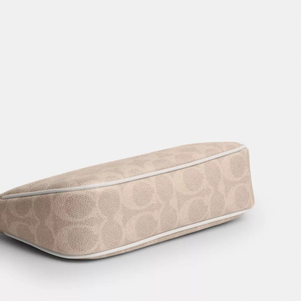 Nolita 19 από το Signature Canvas