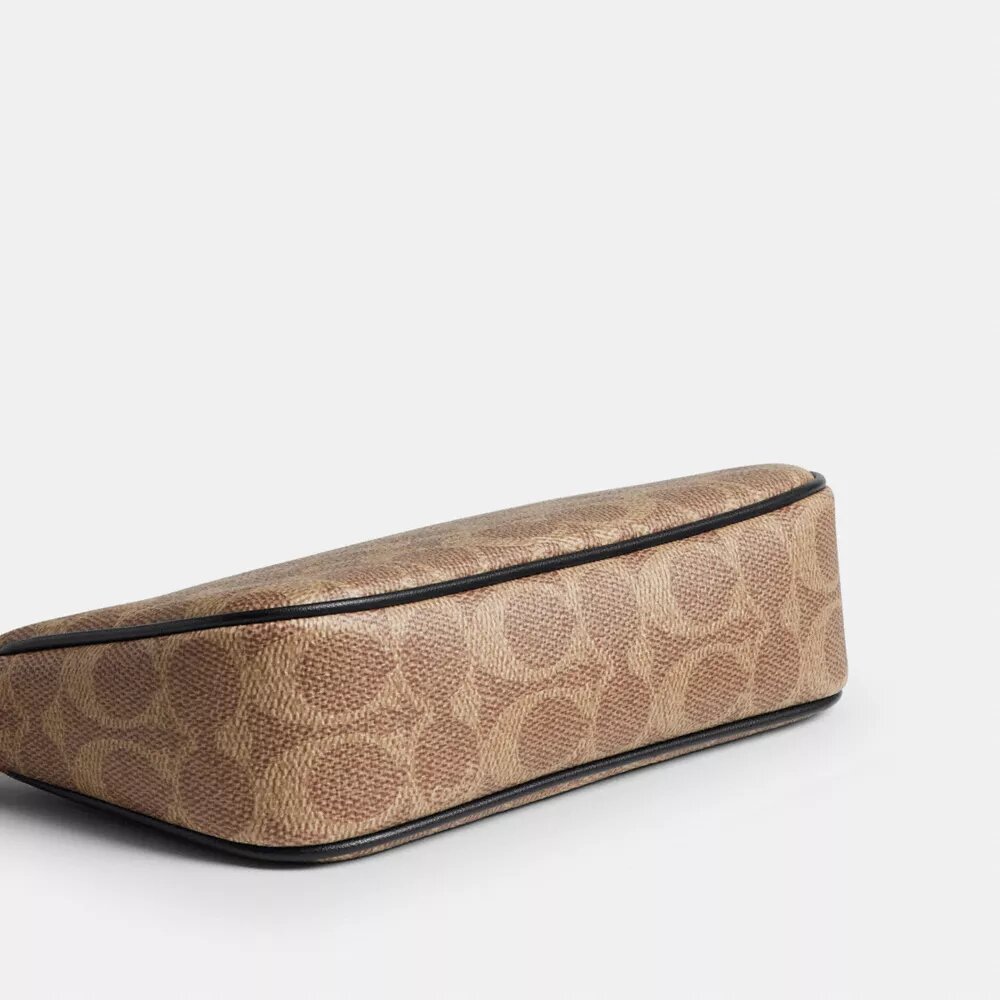 Nolita 19 από το Signature Canvas