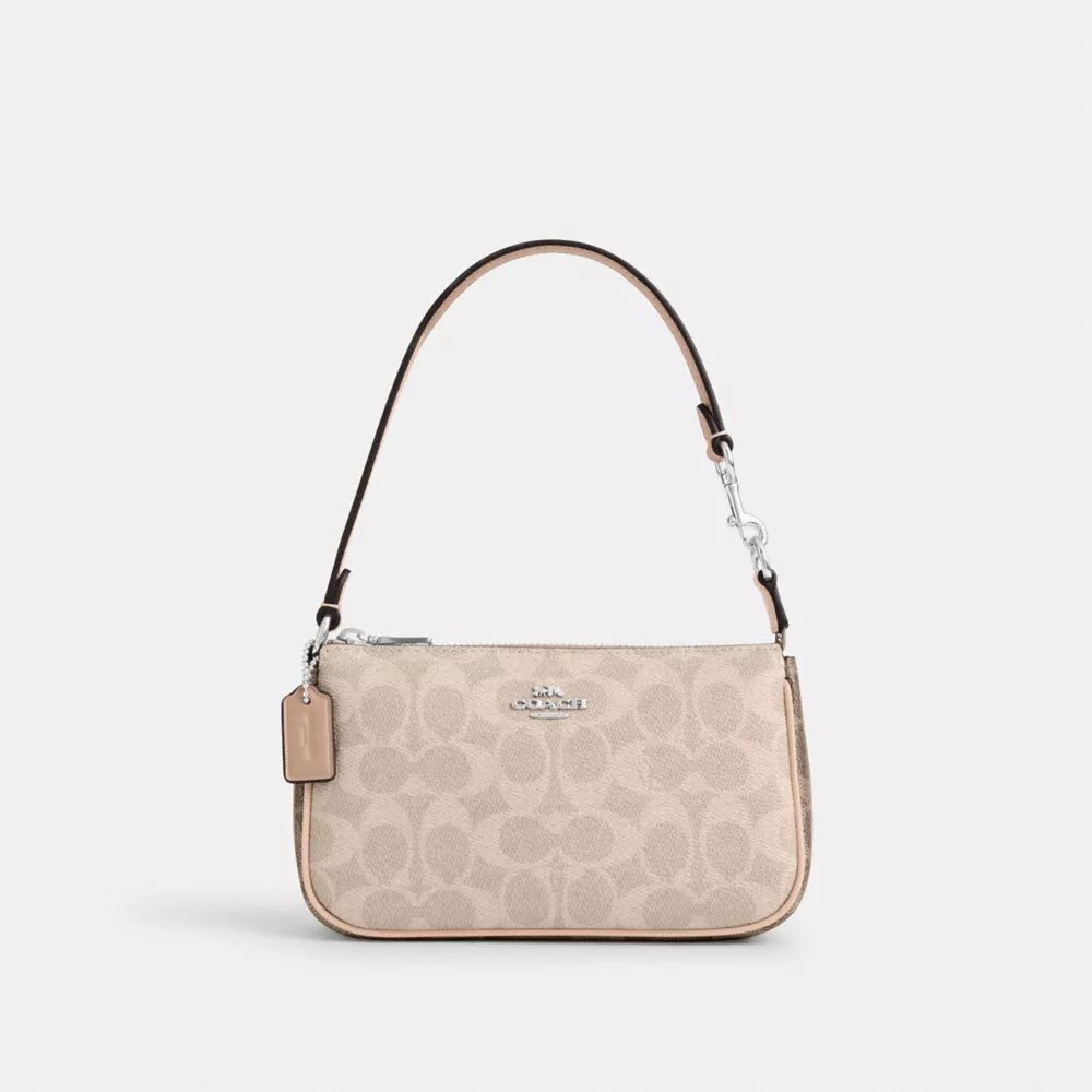 Nolita 19 σε Signature Canvas με χαρακτηριστικό μοτίβο
