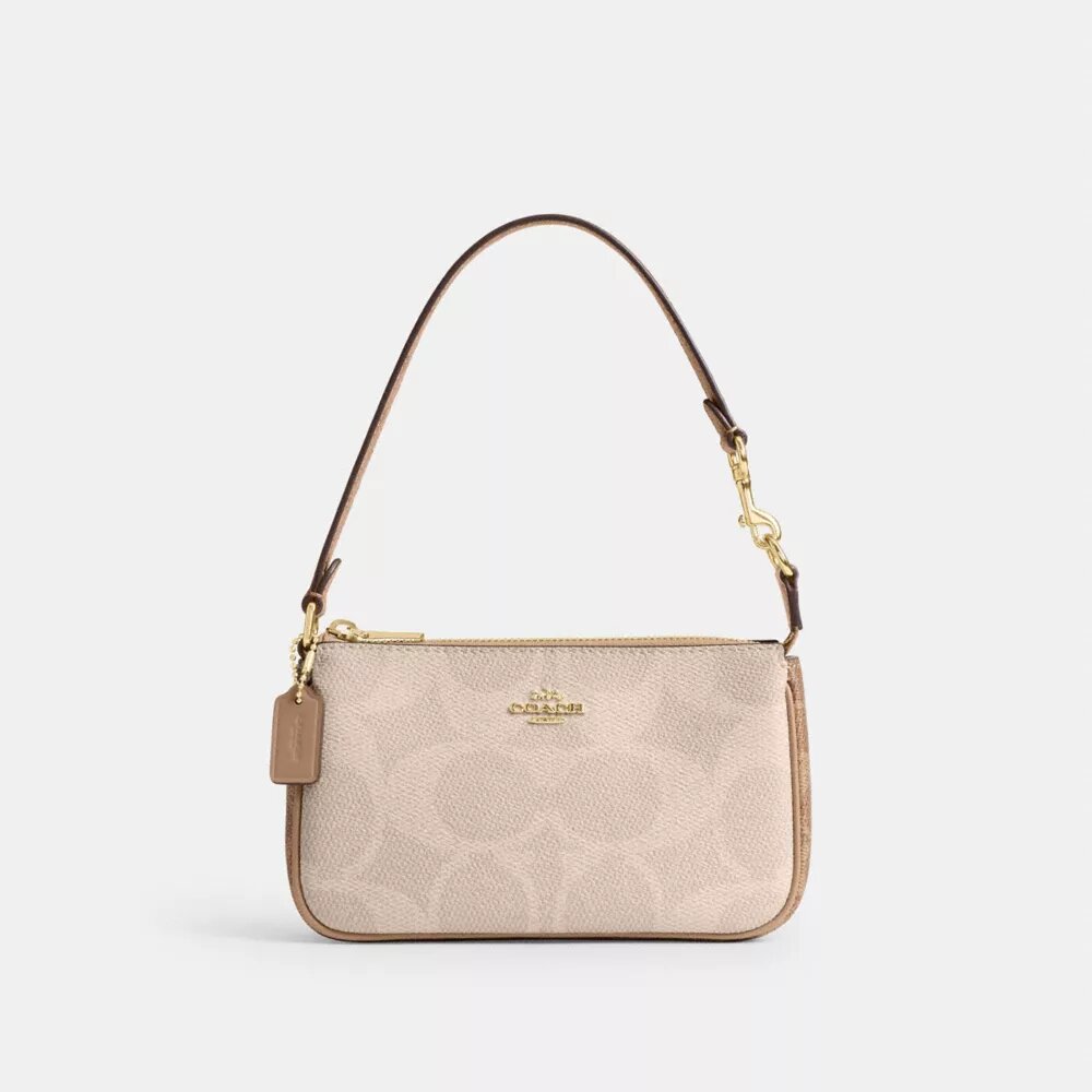 Nolita 19 σε Signature Canvas με χαρακτηριστικό μοτίβο
