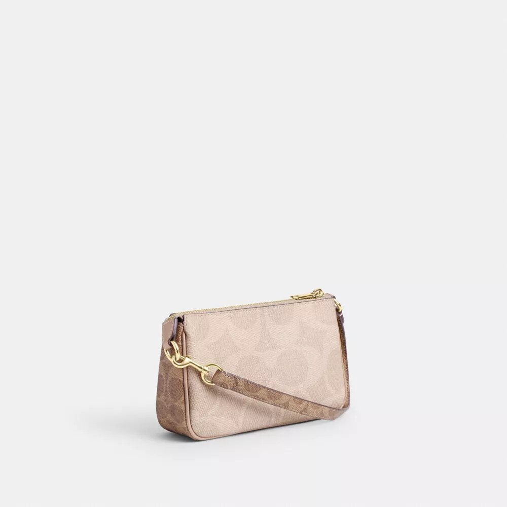 Nolita 19 σε Signature Canvas με χαρακτηριστικό μοτίβο