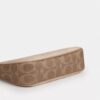 Nolita 19 σε Signature Canvas με χαρακτηριστικό μοτίβο