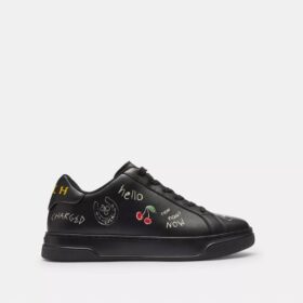 Ψηλά Sneakers με σχέδιο σκίτσου