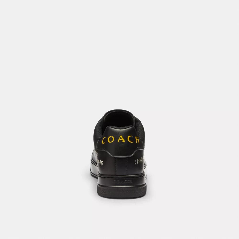 Ψηλά Sneakers με σχέδιο σκίτσου