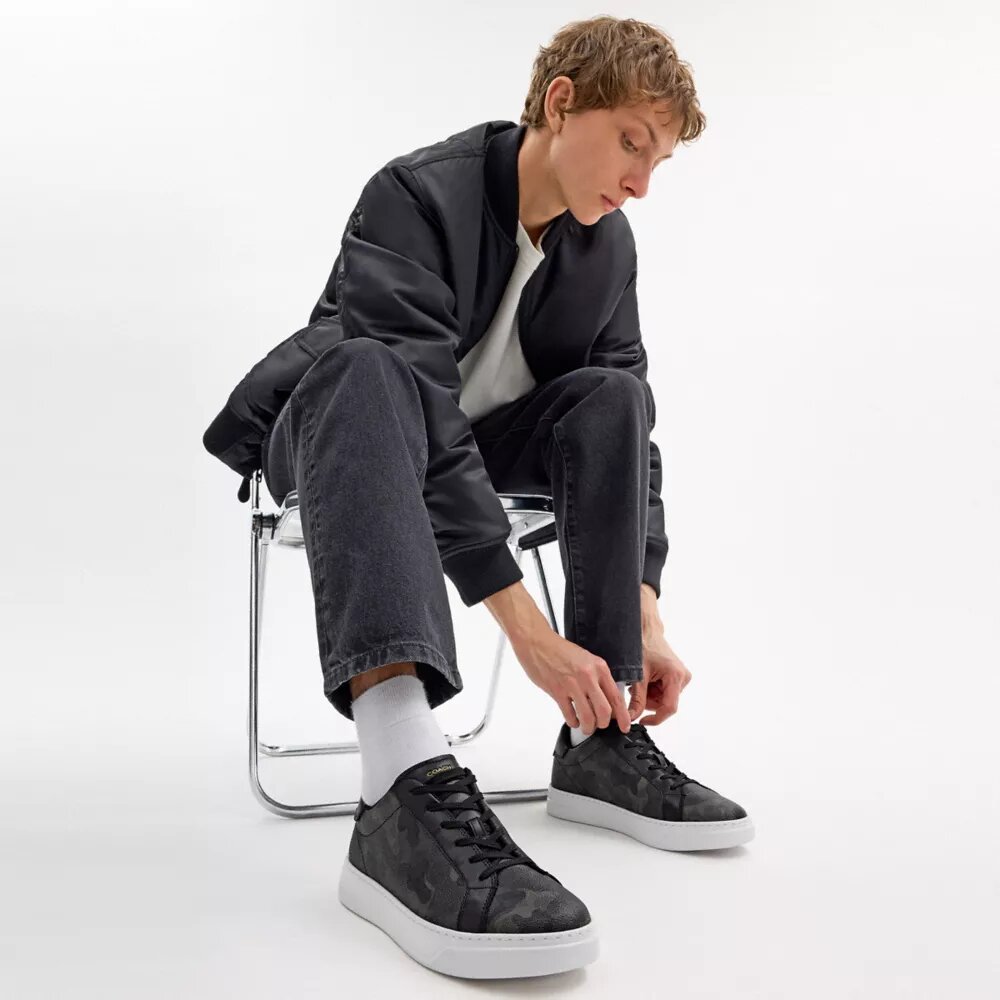 Ψηλά Sneakers με το χαρακτηριστικό καμουφλάζ μοτίβο