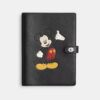 Σημειωματάριο Disney X Coach από αναγεννημένο δέρμα με τον Μίκυ Μάους