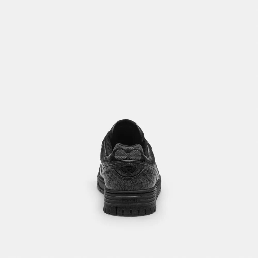Sneakers Soho σε χαρακτηριστικό στυλ