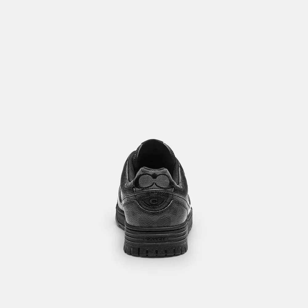 Sneakers Soho σε χαρακτηριστικό στυλ