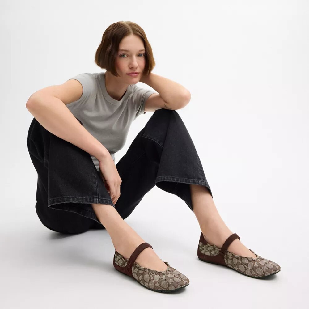 Sneakers τύπου Γοβάκια Mary Jane σε χαρακτηριστικό ζακάρ