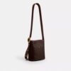 Τσάντα Bleecker Bucket 21 σε Signature Canvas