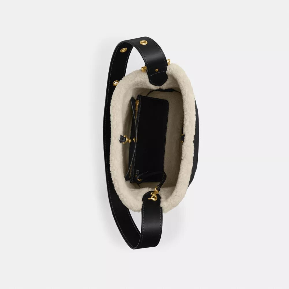 Τσάντα Bleecker Bucket από shearling
