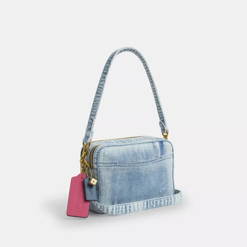Τσάντα Carey για φορά χιαστί σε Loved Denim με γούρια