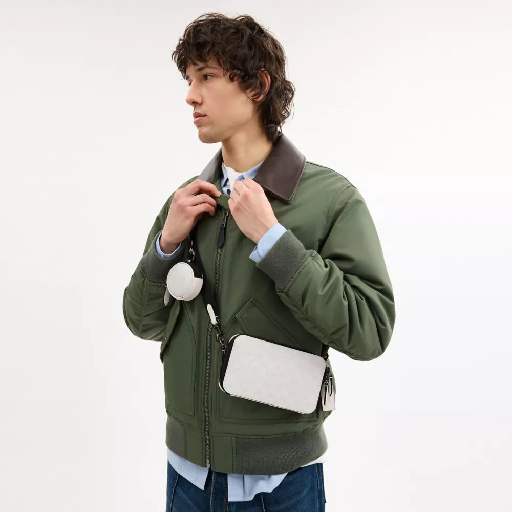 Τσάντα Χιαστί Charter Slim από Signature Canvas