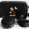 Τσάντα χιαστί Disney X Coach Charter Slim με τον Μίκυ Μάους