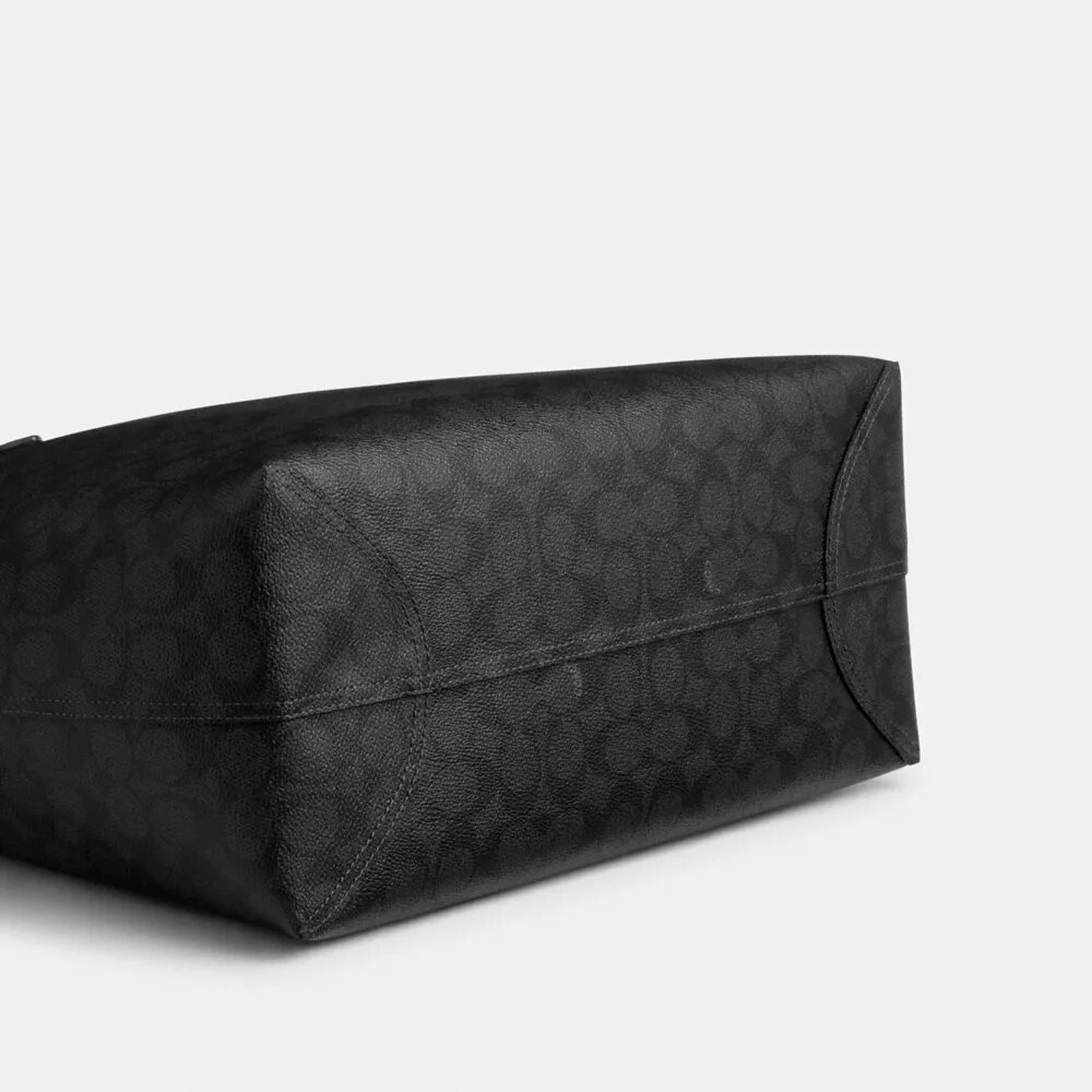 Τσάντα City Tote από το Signature Canvas