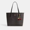 Τσάντα City Tote από το Signature Canvas