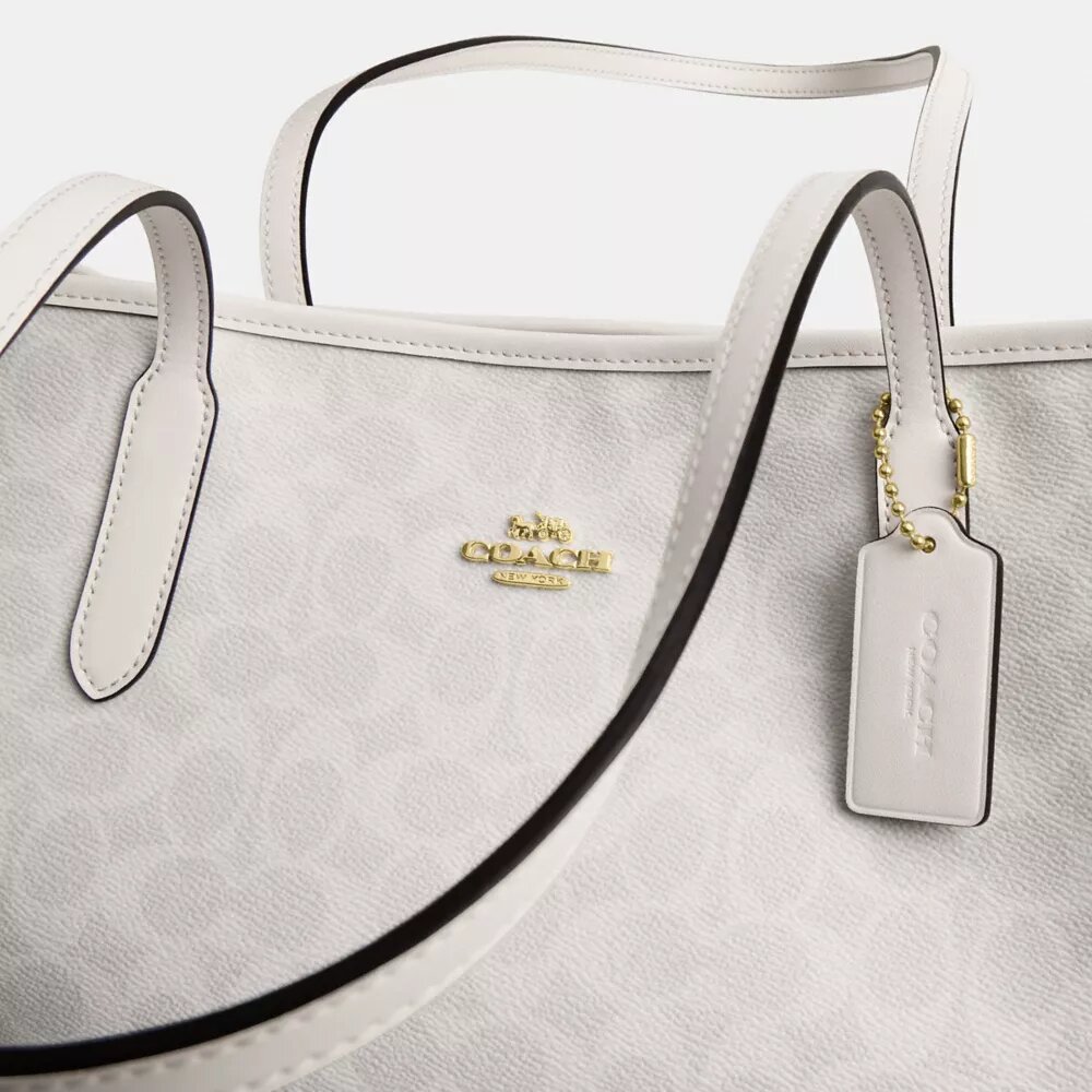 Τσάντα City Tote από το Signature Canvas