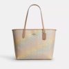 Τσάντα City Tote από το Signature Canvas Rainbow