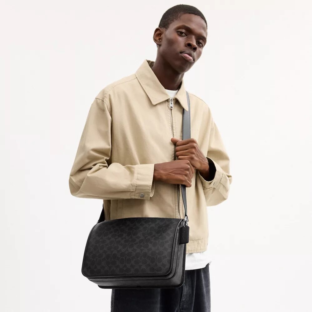 Τσάντα Colby Messenger 32 σε Signature Canvas
