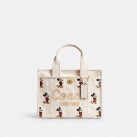 Τσάντα Disney X Coach Cargo Tote Bag 26 με τον Μίκυ Μάους από καμβά αναγεννημένου βαμβακιού