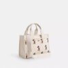 Τσάντα Disney X Coach Cargo Tote Bag 26 με τον Μίκυ Μάους από καμβά αναγεννημένου βαμβακιού