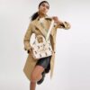Τσάντα Disney X Coach Cargo Tote Bag 26 με τον Μίκυ Μάους από καμβά αναγεννημένου βαμβακιού