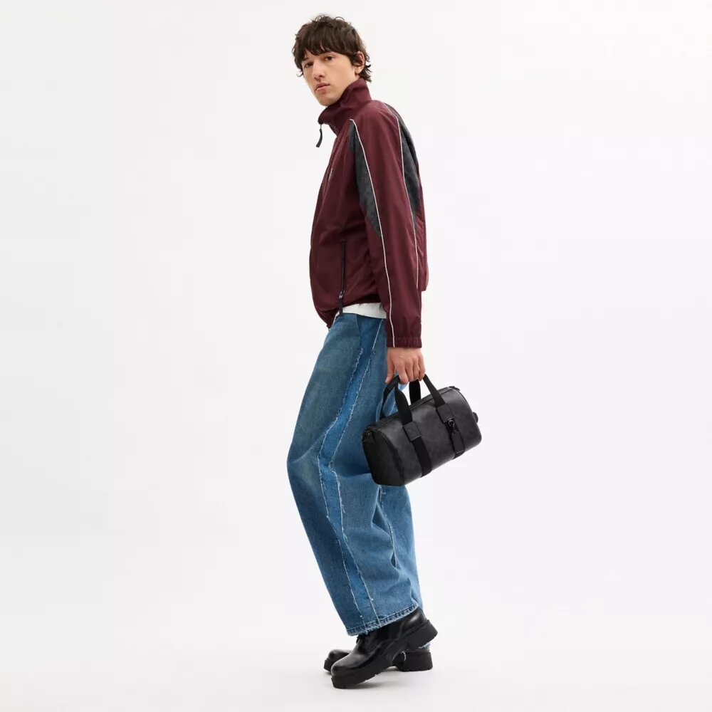 Τσάντα Duffle Explorer 28 in από Signature Canvas