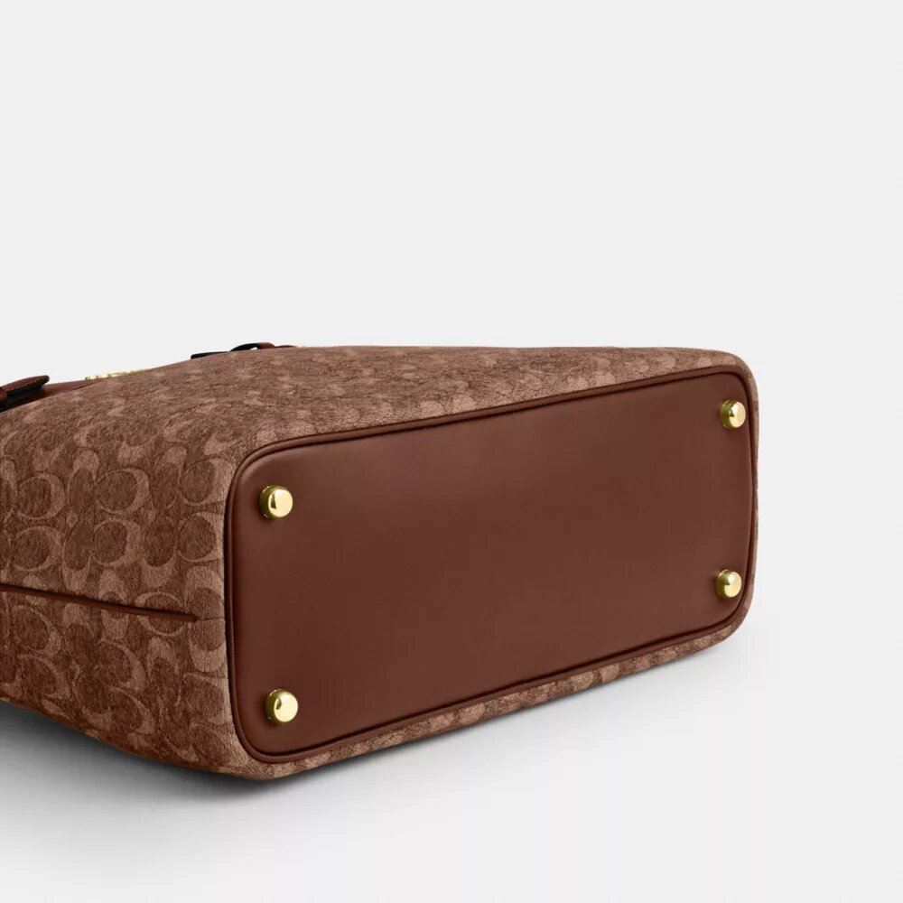 Τσάντα Easton Tote σε χαρακτηριστική σενίλ