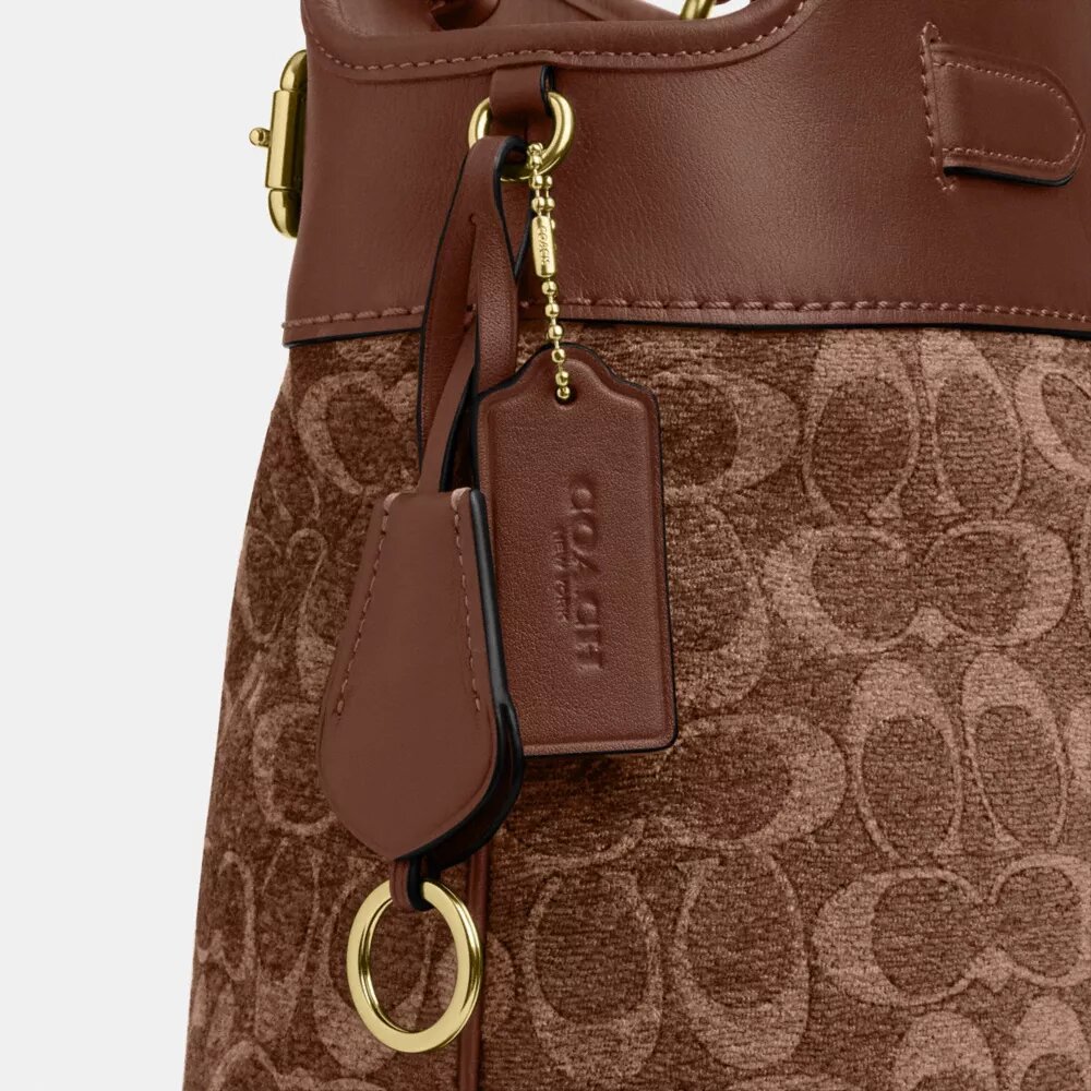 Τσάντα Easton Tote σε χαρακτηριστική σενίλ