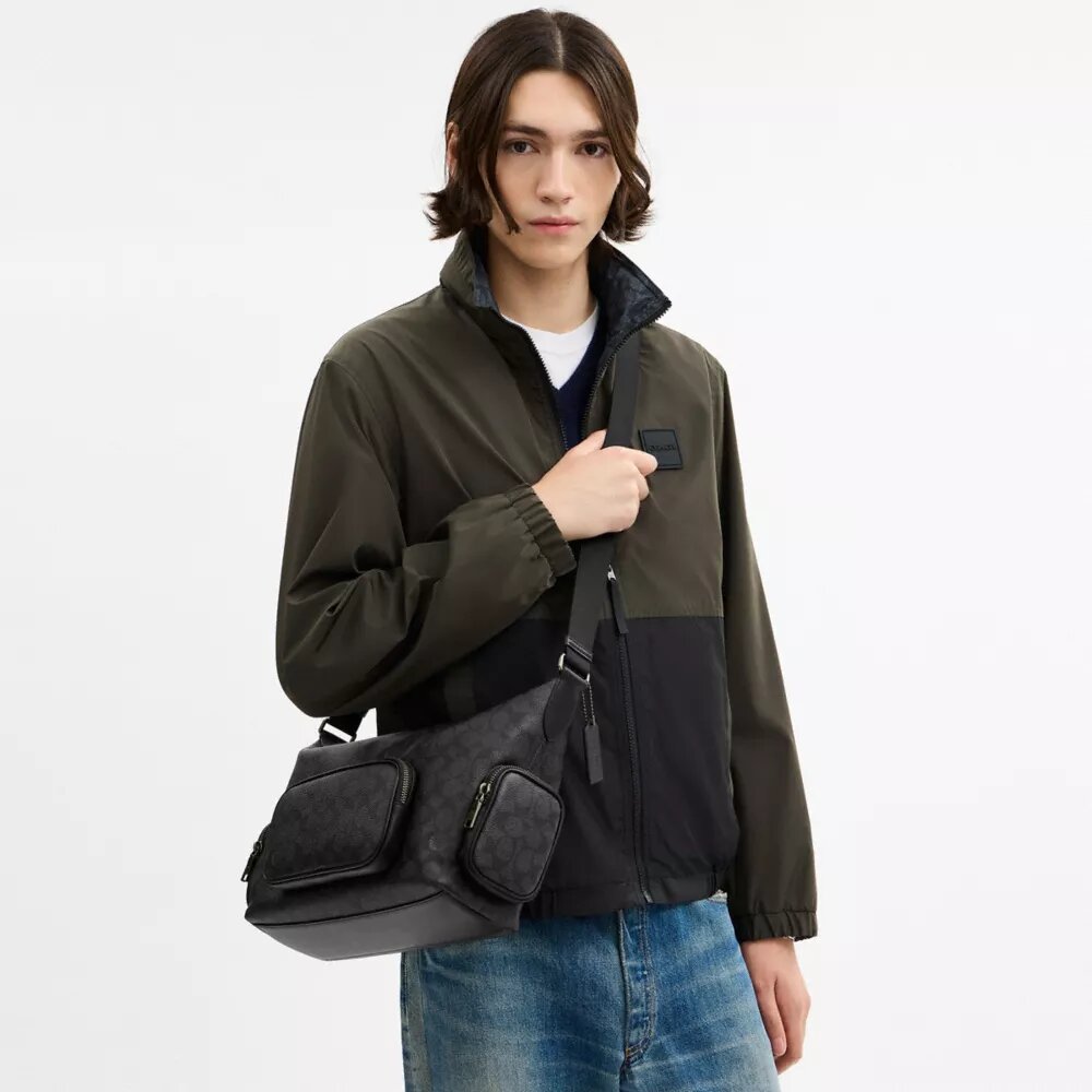 Τσάντα Finn για χιαστί φορά με τσέπες από Signature Canvas