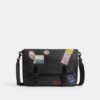 Τσάντα Hitch Messenger από Signature Canvas με εμβλήματα