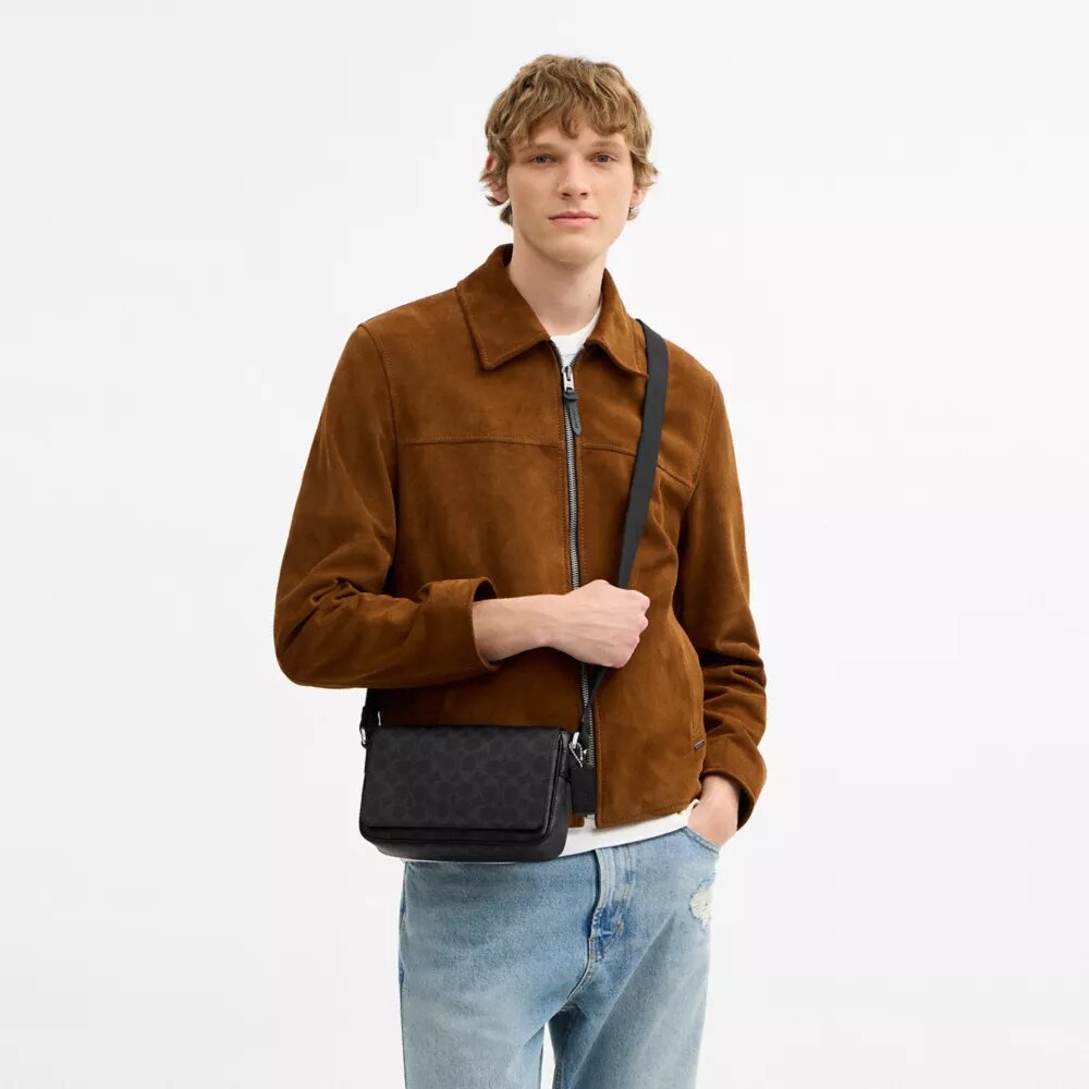 Τσάντα Jack Small Flap Χιαστί από Signature Canvas