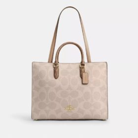 Τσάντα Maggie Tote από Signature Canvas με μπλοκ σχέδια
