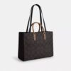 Τσάντα Maggie Tote από Signature Canvas με μπλοκ σχέδια
